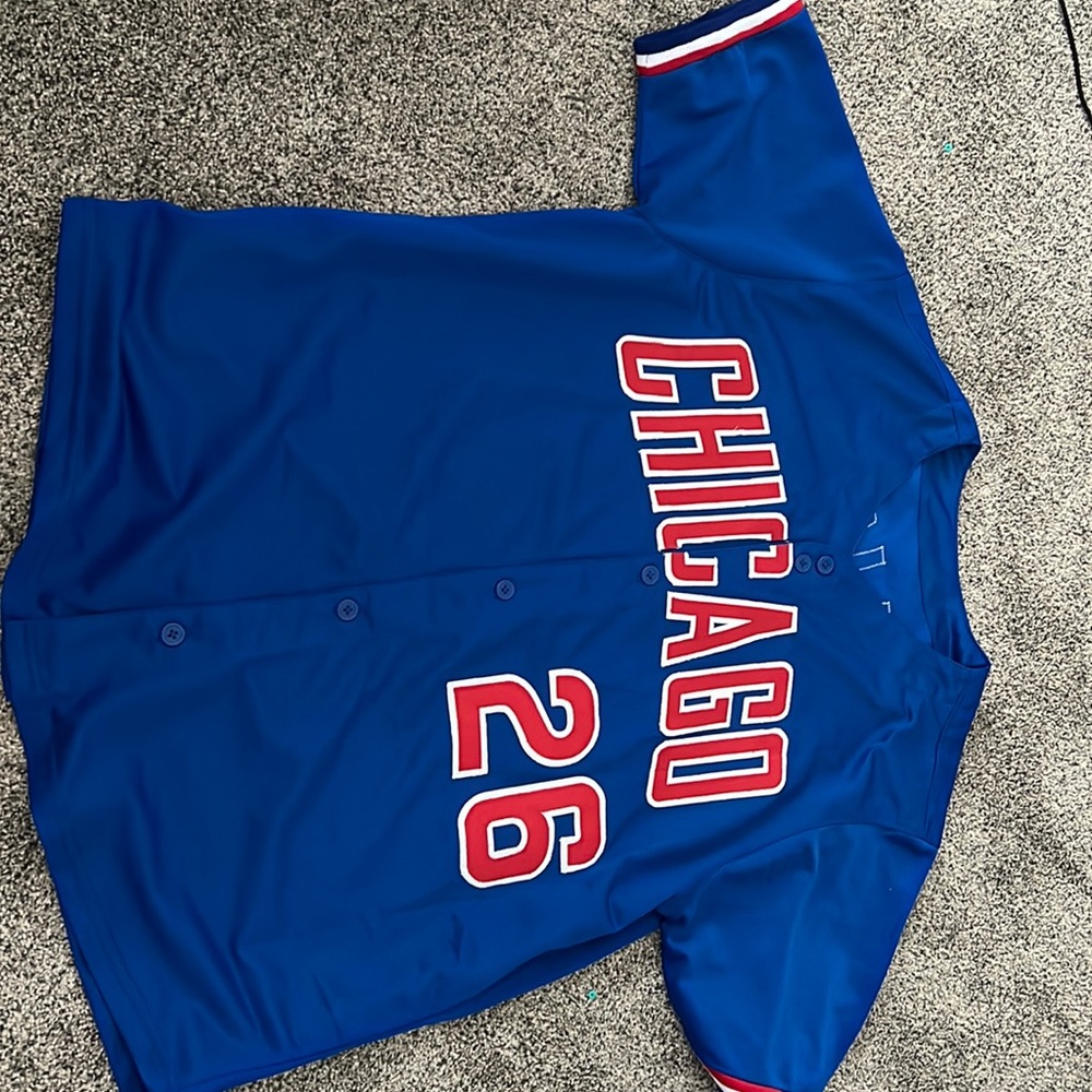 Cubs jersey that Williams wore and signed.